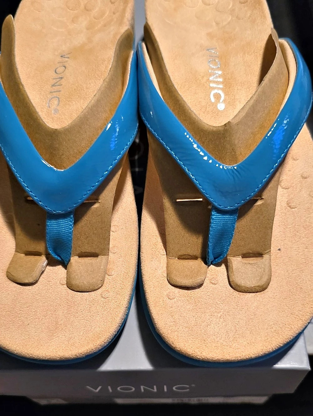 Vionic Dillon Women's Lake Blue & Tan Patent Leather Sandals NIB
